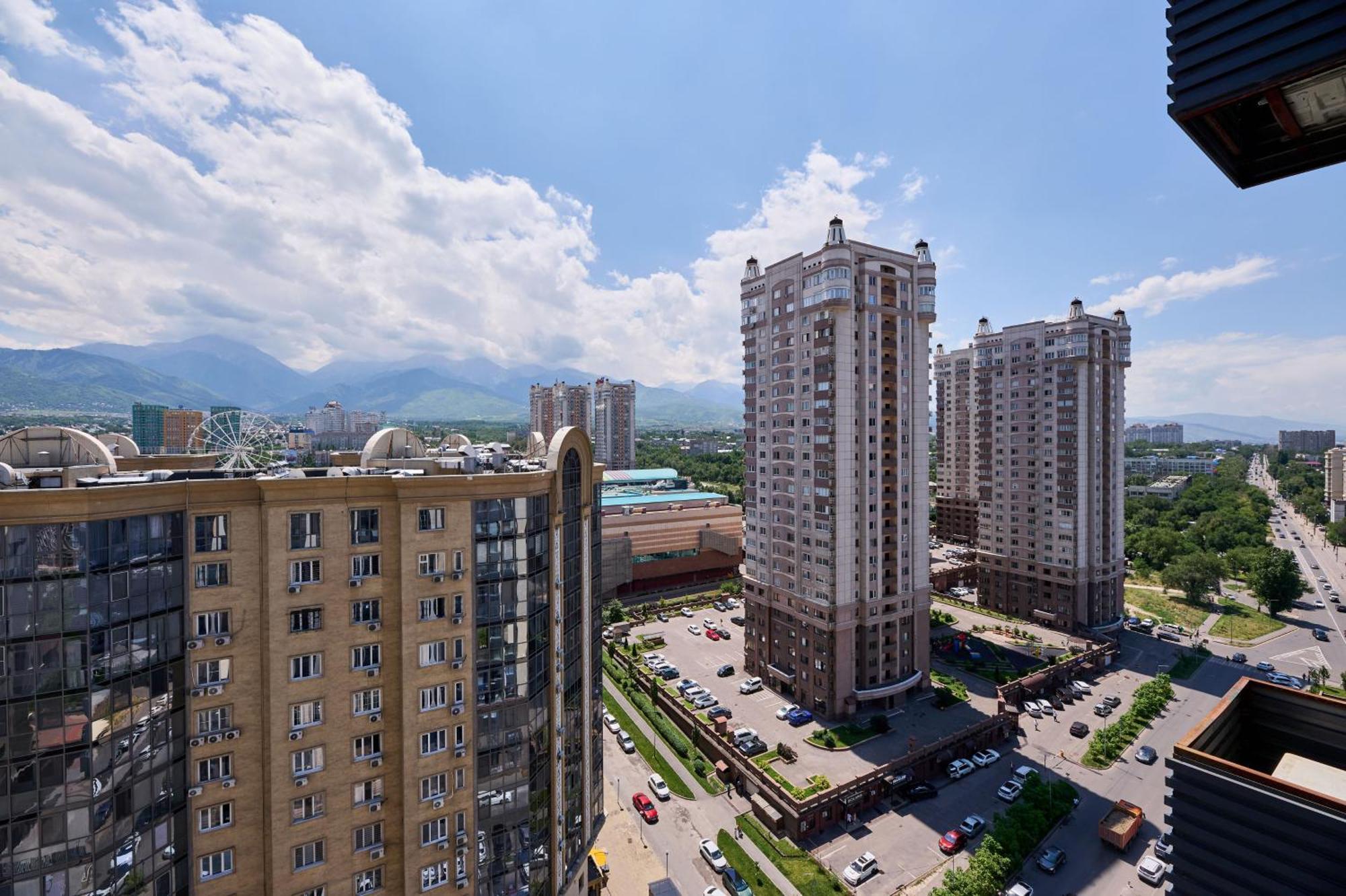 Five Business-Class Rooms In R-House Near Mega Center Almaty Eksteriør billede