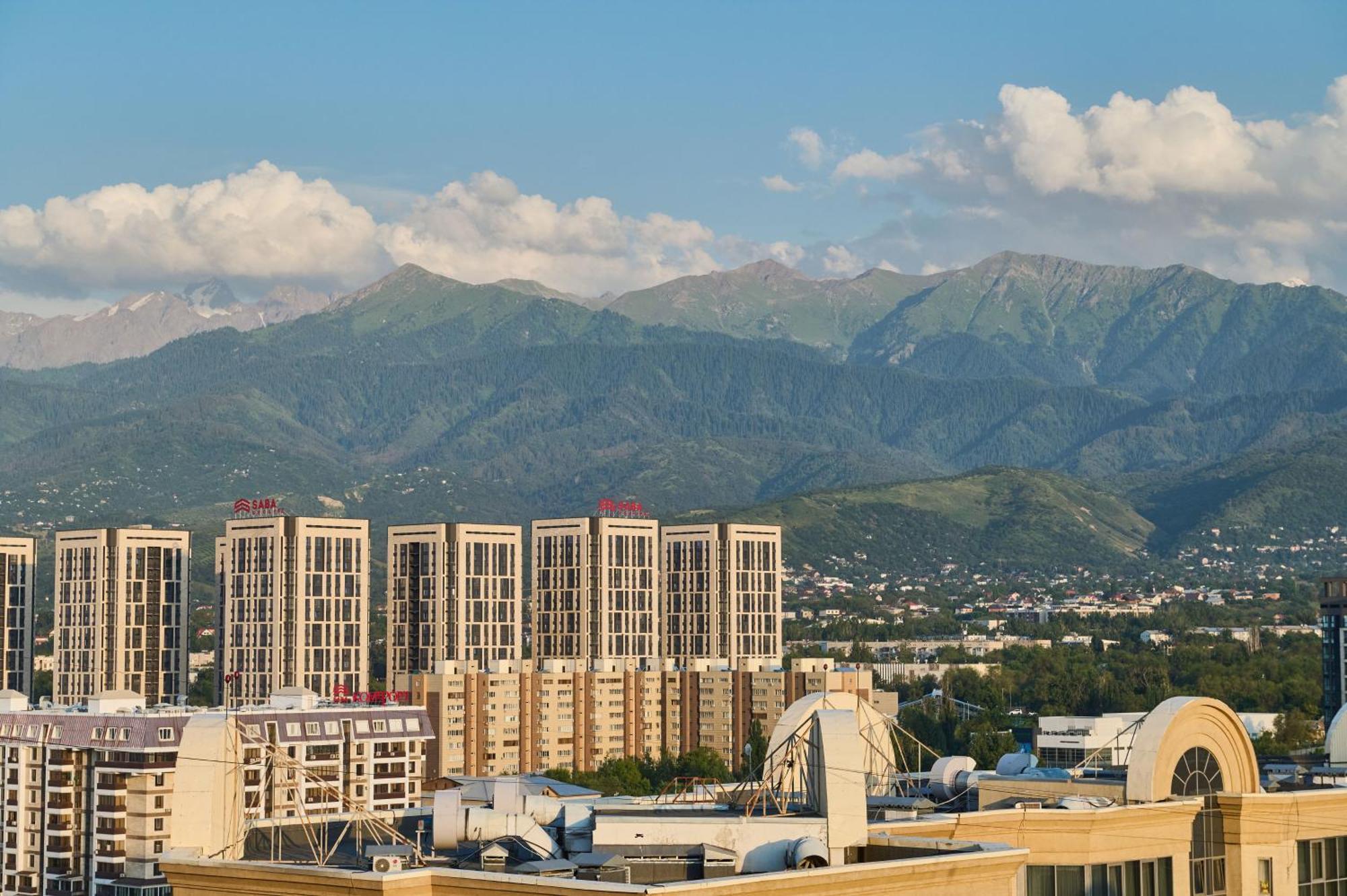 Five Business-Class Rooms In R-House Near Mega Center Almaty Eksteriør billede